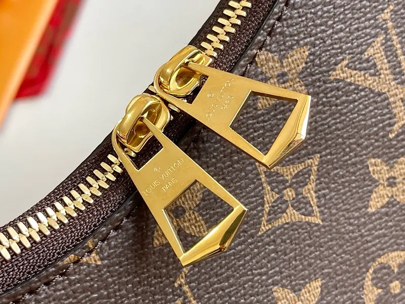All Categories 💚 Authentic Grade Bags 💚 LV 2026 New LV Top Replica Crossbody Shoulder Bag
