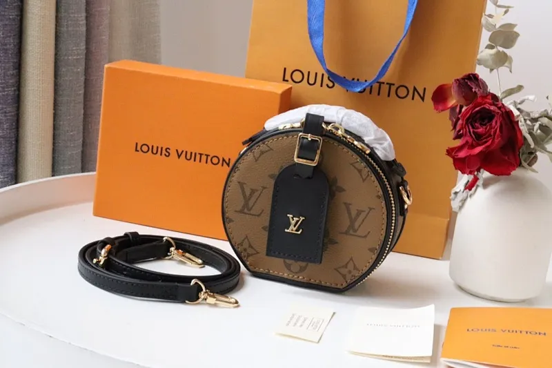 All categories Official website "Brand Women's Bags" Women's Bags 💙 LV replica LV, fine imitation LV bags, LV shoulder bags, 2023 official latest version LV crossbody bag, bag factory, original material, size: 13-12-6.5CM