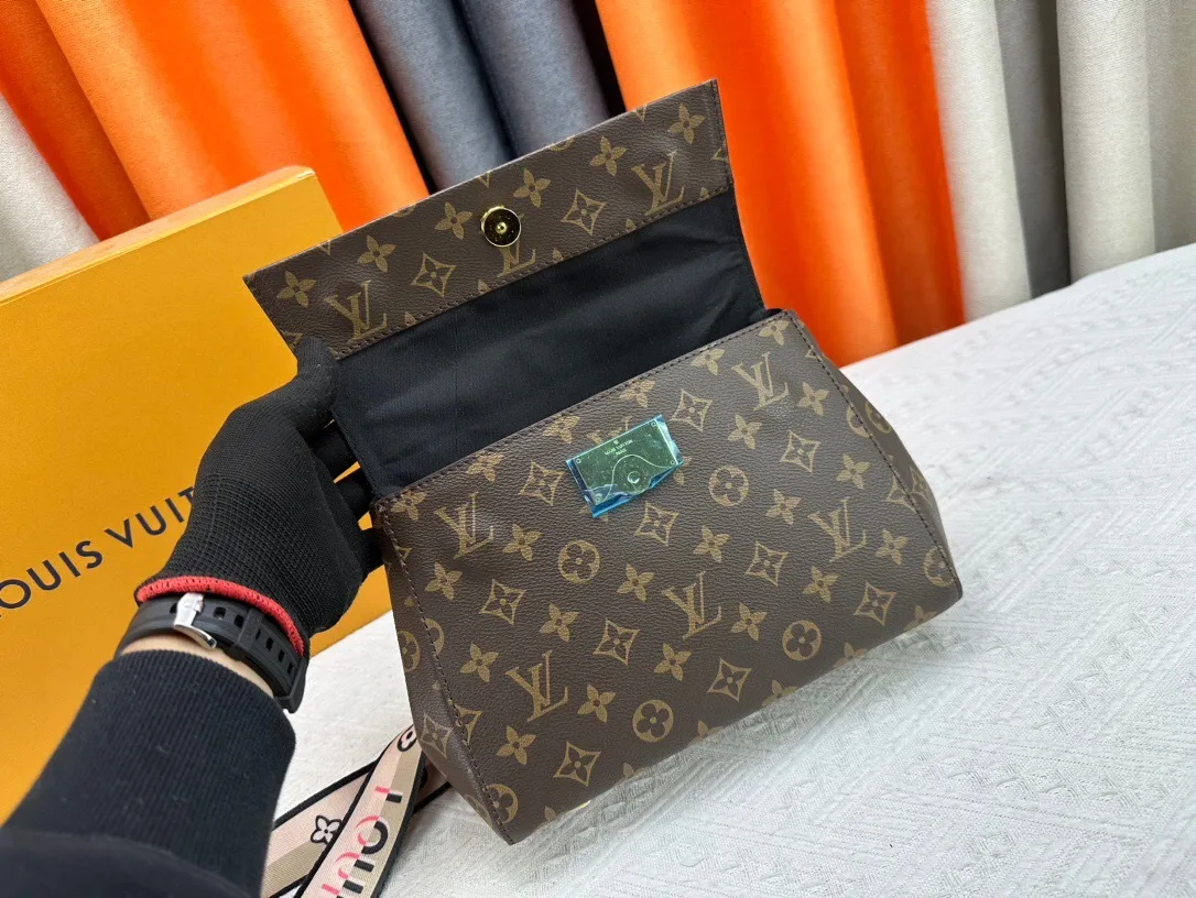 All Categories Official Website "Brand Women's Bags" Women's Bags 💙 LV 2024 New LV Crossbody Bag