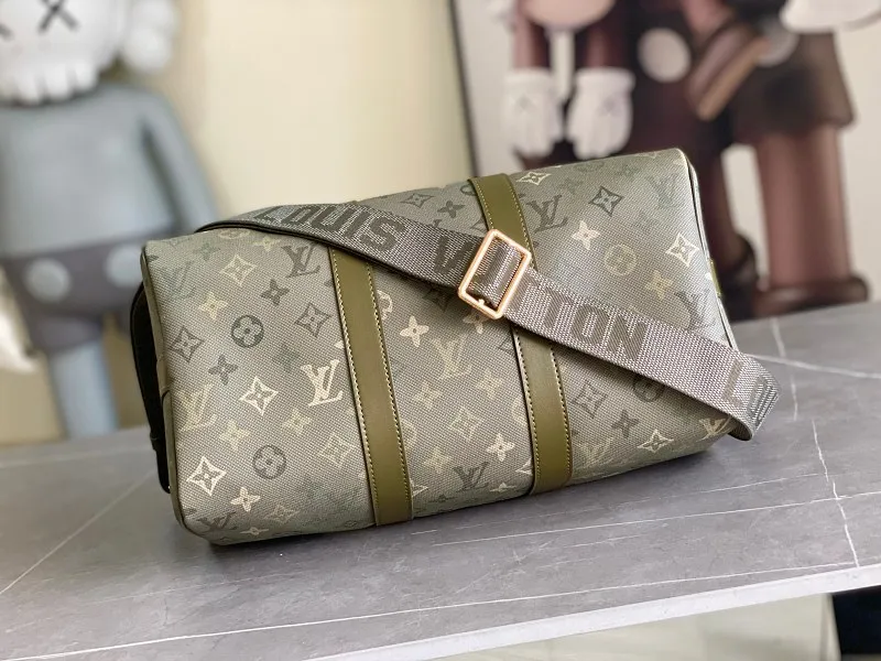 All Categories 💚 Authentic Grade Bags 💚 LV 2026 New LV Top Replica Crossbody Shoulder Bag