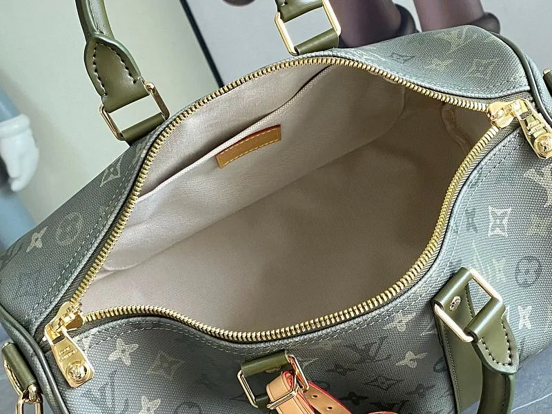 All Categories 💚 Authentic Grade Bags 💚 LV 2026 New LV Top Replica Crossbody Shoulder Bag