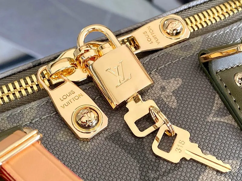 All Categories 💚 Authentic Grade Bags 💚 LV 2026 New LV Top Replica Crossbody Shoulder Bag
