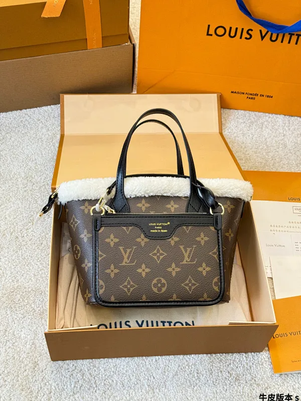 All Categories Official Website "Brand Women's Bags" Women's Bags 💙 LV 2025 New LV Crossbody Bag