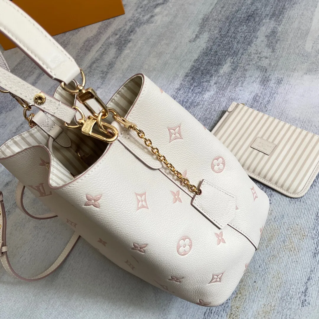 All Categories Official Website "Brand Women's Bags" Women's Bags 💙 LV 2025 New LV Crossbody Bag