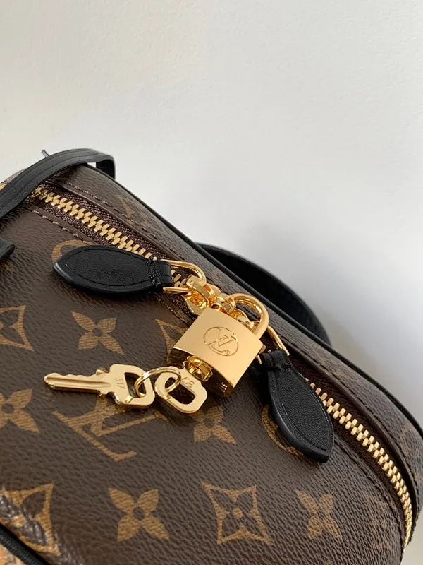All Categories Official Website "Brand Women's Bags" Women's Bags 💙 LV 2025 New LV Cosmetic Case Chain Bag