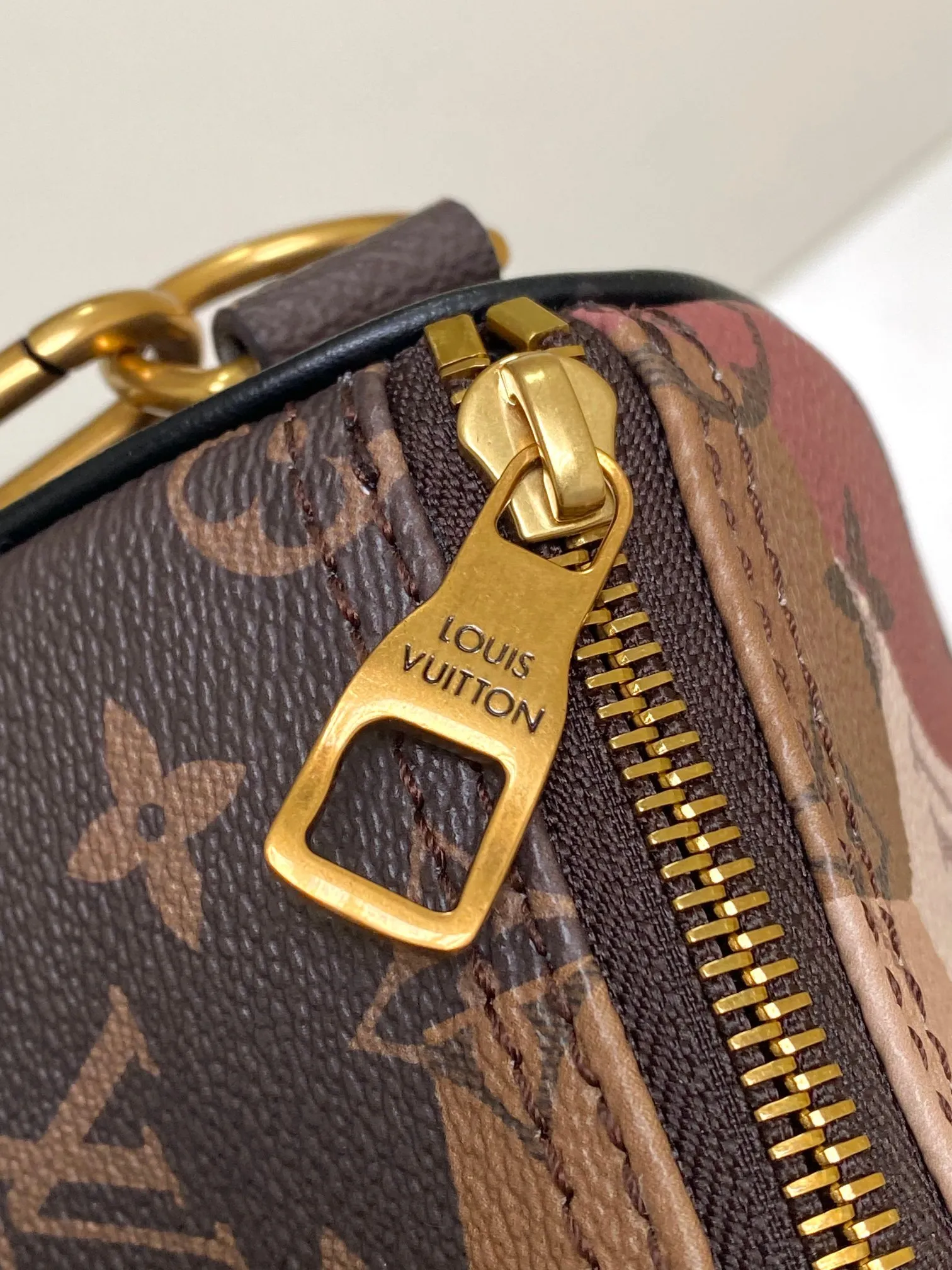 All Categories Official Website "Brand Women's Bags" Women's Bags 💙 LV 2026 New LV Crossbody Bag