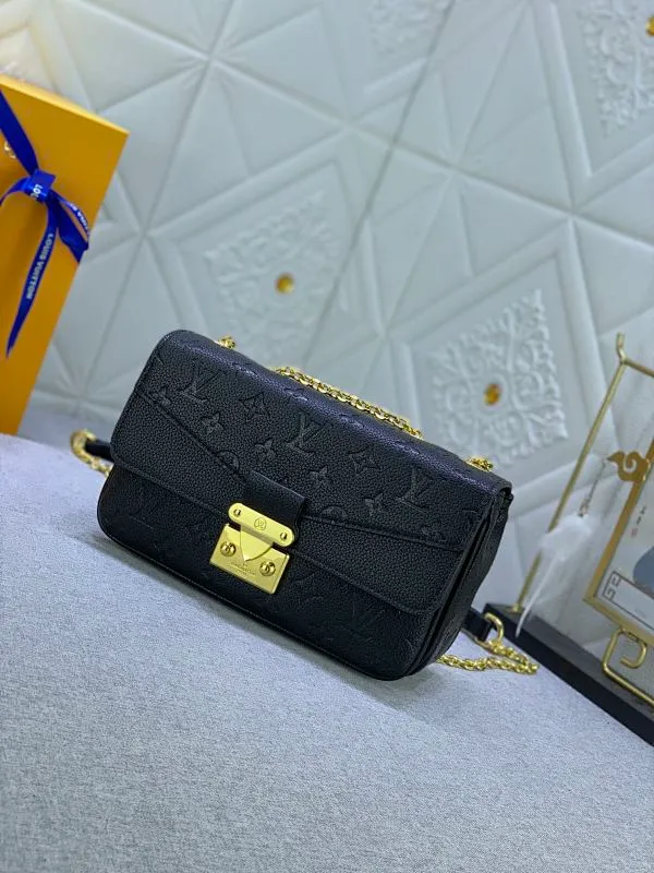 All Categories Official Website "Brand Women's Bags" Women's Bags 💙 LV Upgraded Original This Marceau chain bag is made of Monogram Empreinte embossed leather, with a plain leather flap and soft leather lining. Signature S-lock clasp and chain add to the elegance, and there's room for a large wallet and iPhone