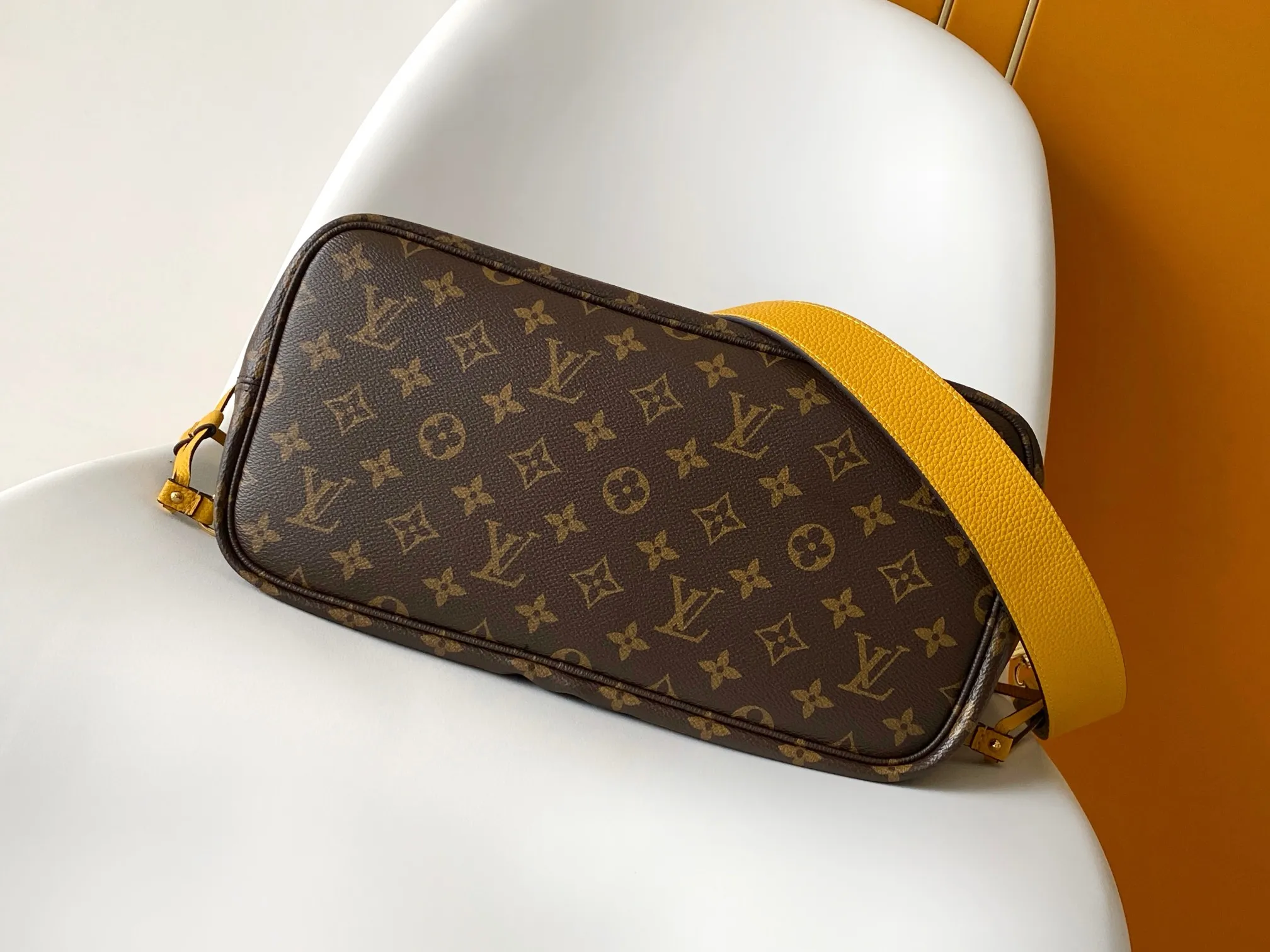 All categories Official website "Brand Women's Bags" Women's Bags 💙 LV 2026 new LV hand-held crossbody bag