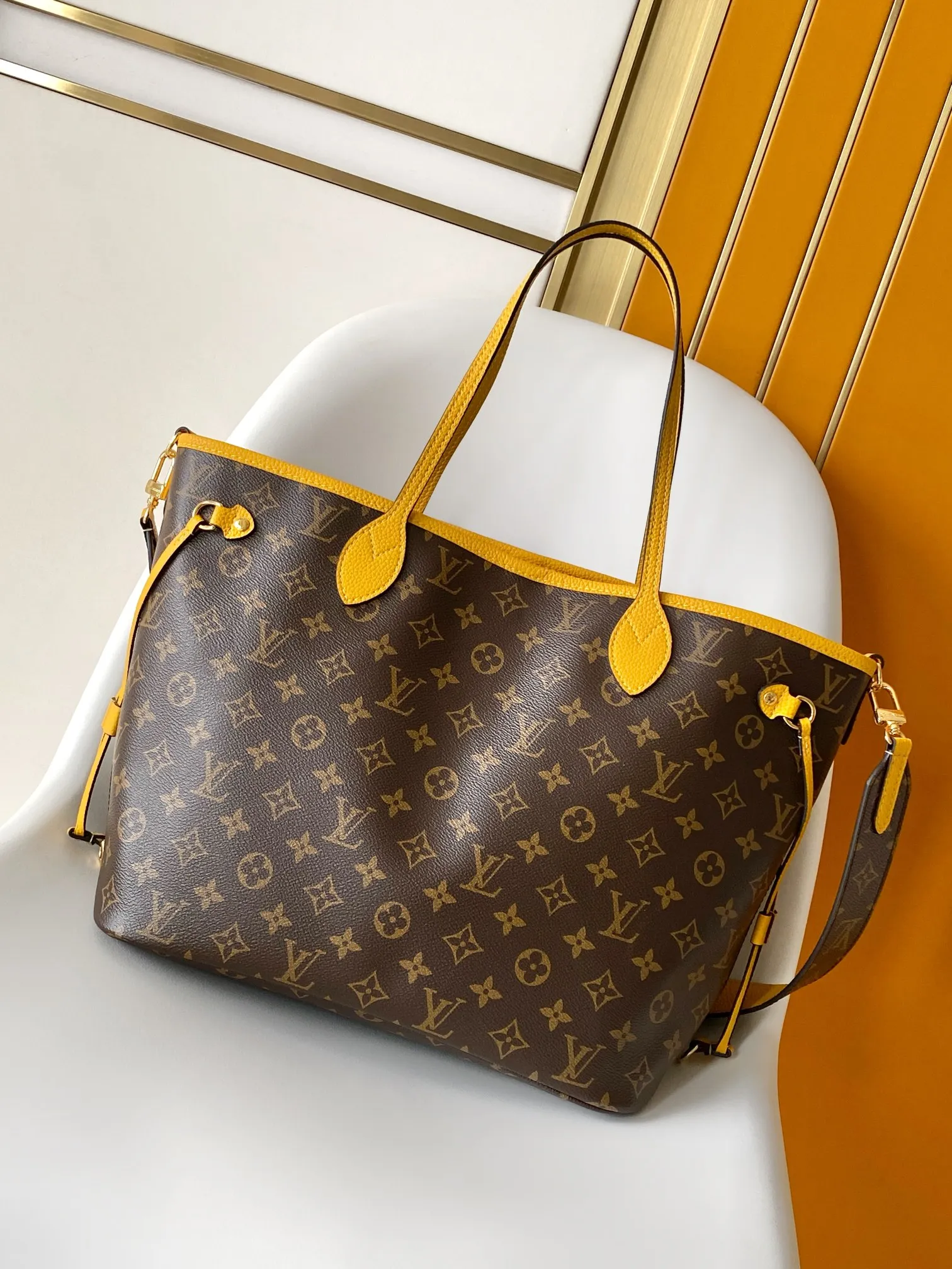All categories Official website "Brand Women's Bags" Women's Bags 💙 LV 2026 new LV hand-held crossbody bag