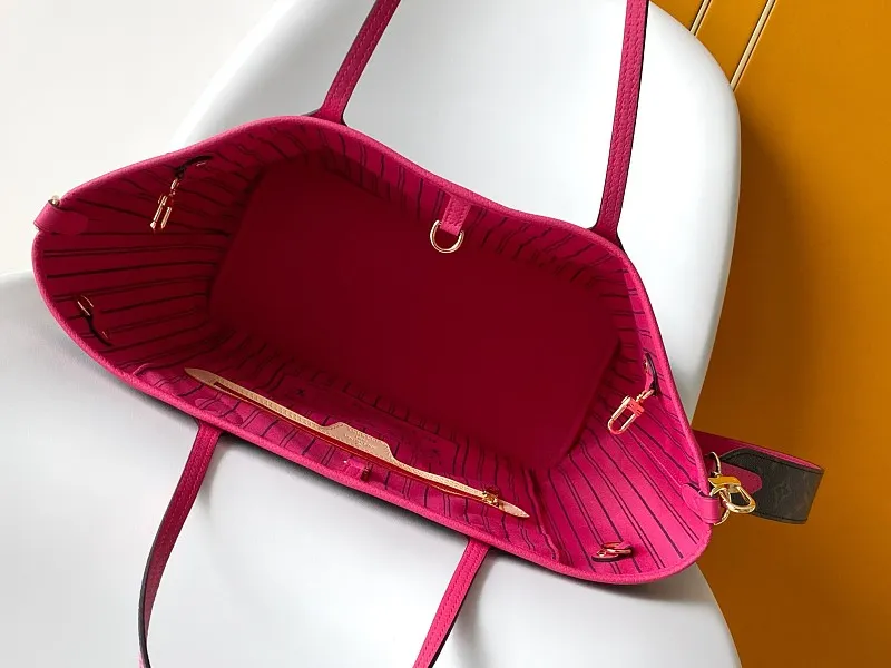 All categories Official website "Brand Women's Bags" Women's Bags 💙 LV 2026 new LV hand-held crossbody bag
