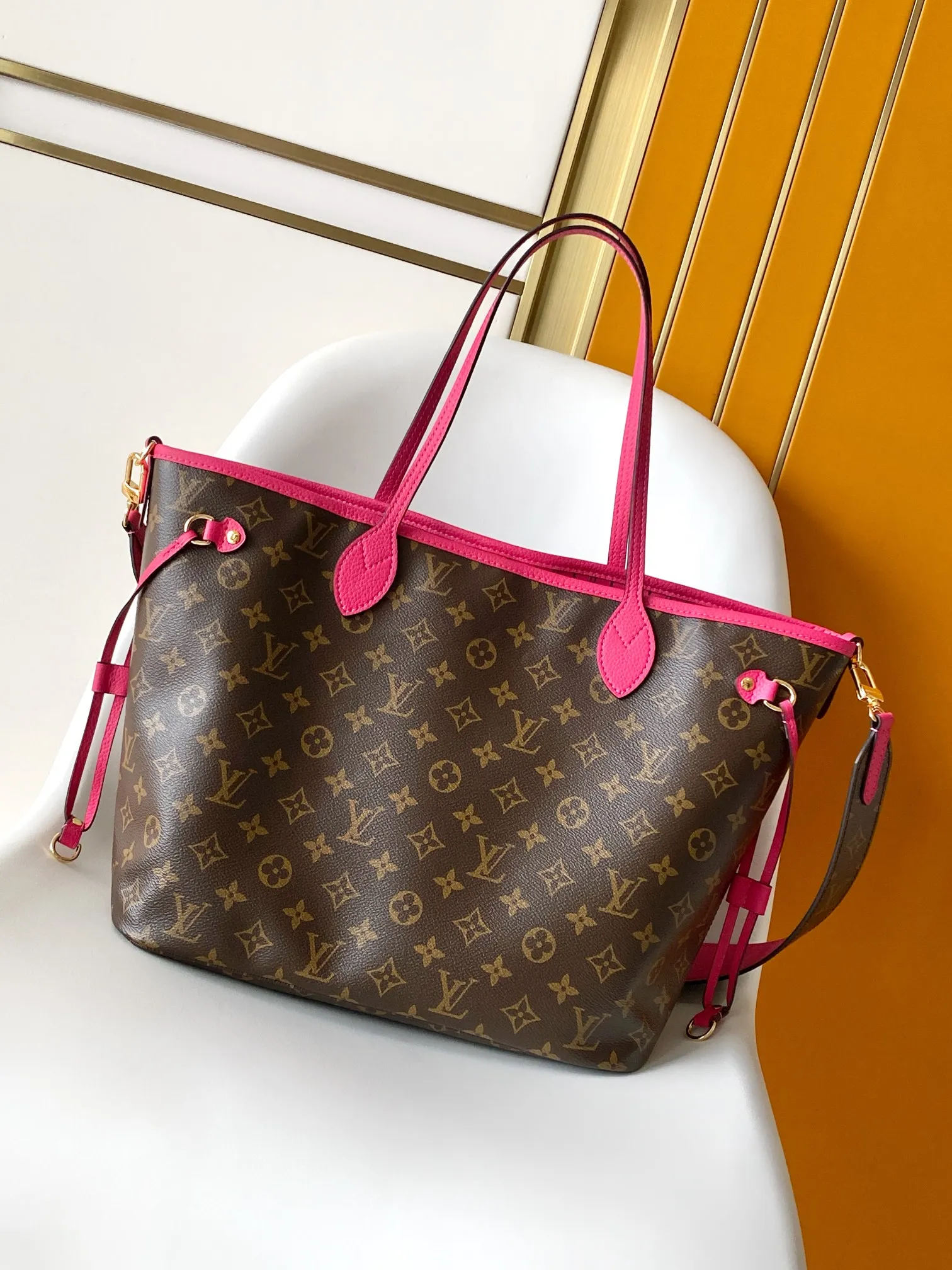 All categories Official website "Brand Women's Bags" Women's Bags 💙 LV 2026 new LV hand-held crossbody bag