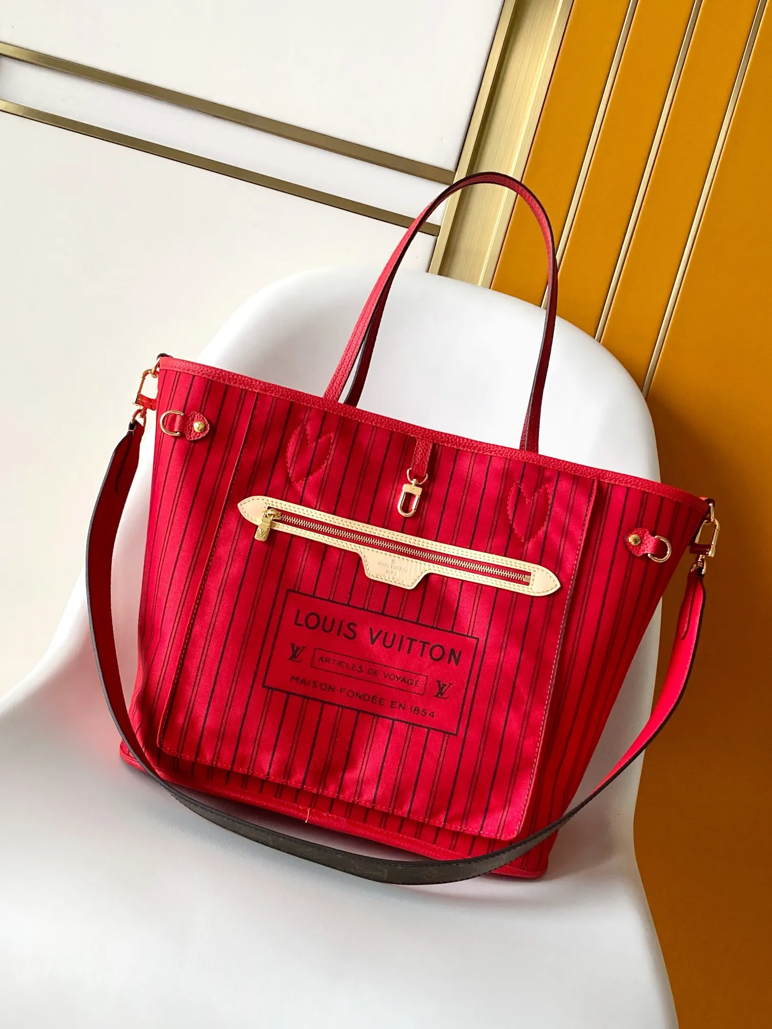 All categories Official website "Brand Women's Bags" Women's Bags 💙 LV 2026 new LV hand-held crossbody bag