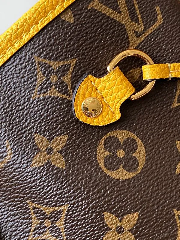 All categories Official website "Brand Women's Bags" Women's Bags 💙 LV 2026 new LV hand-held crossbody bag