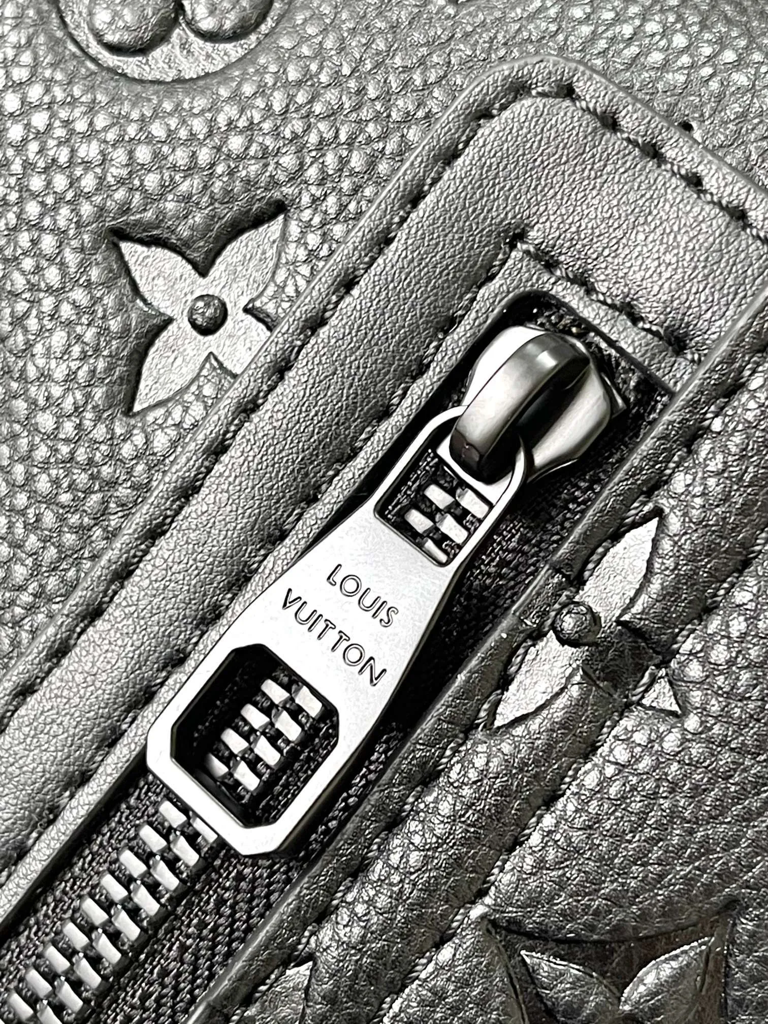 All Categories Official Website "Brand Women's Bags" Women's Bags 💙 LV 2026 New LV Crossbody Bag