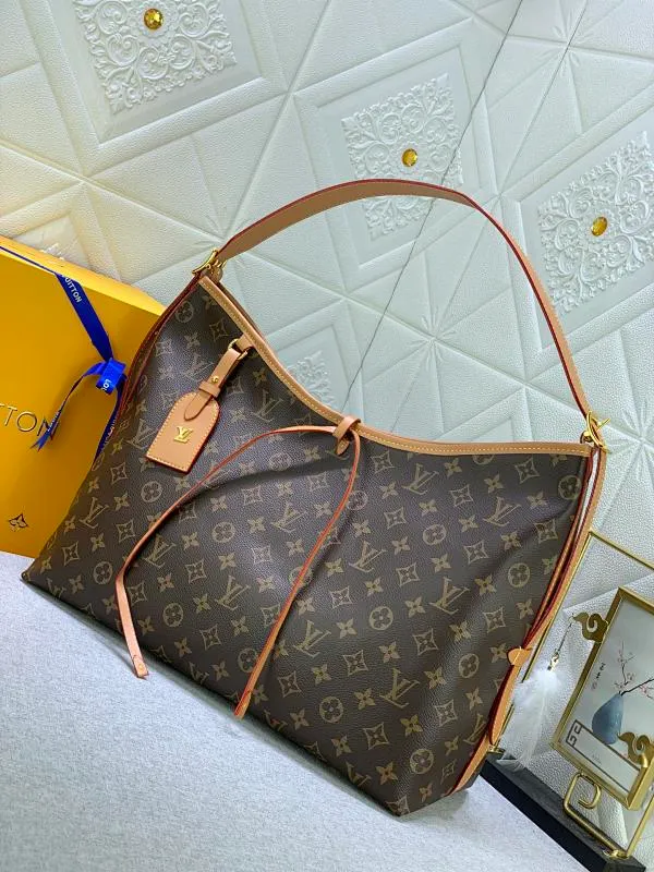All Categories Official Website "Brand Women's Bags" Women's Bags 💙 LV Upgraded Original Presbyopia CARRYALL Handbags Inspired by the retro details of the archives. What is particularly commendable is the detachable zipper clutch, which can be used alone as a delicate clutch or as an extra pocket. Bright lining tone in Monogram Classic Sail