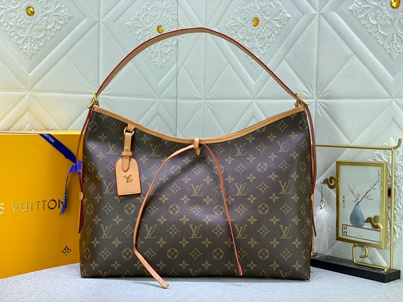 All Categories Official Website "Brand Women's Bags" Women's Bags 💙 LV Upgraded Original Presbyopia CARRYALL Handbags Inspired by the retro details of the archives. What is particularly commendable is the detachable zipper clutch, which can be used alone as a delicate clutch or as an extra pocket. Bright lining tone in Monogram Classic Sail