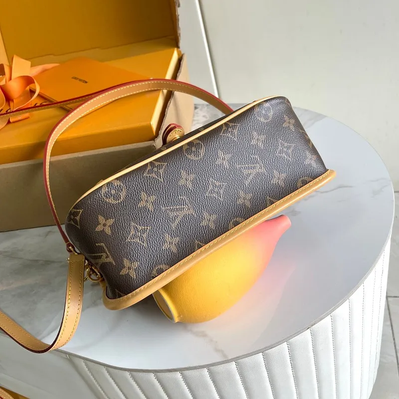 All Categories Official Website "Brand Women's Bags" Women's Bags 💙 LV LV 2026 New Crossbody Shoulder Bag