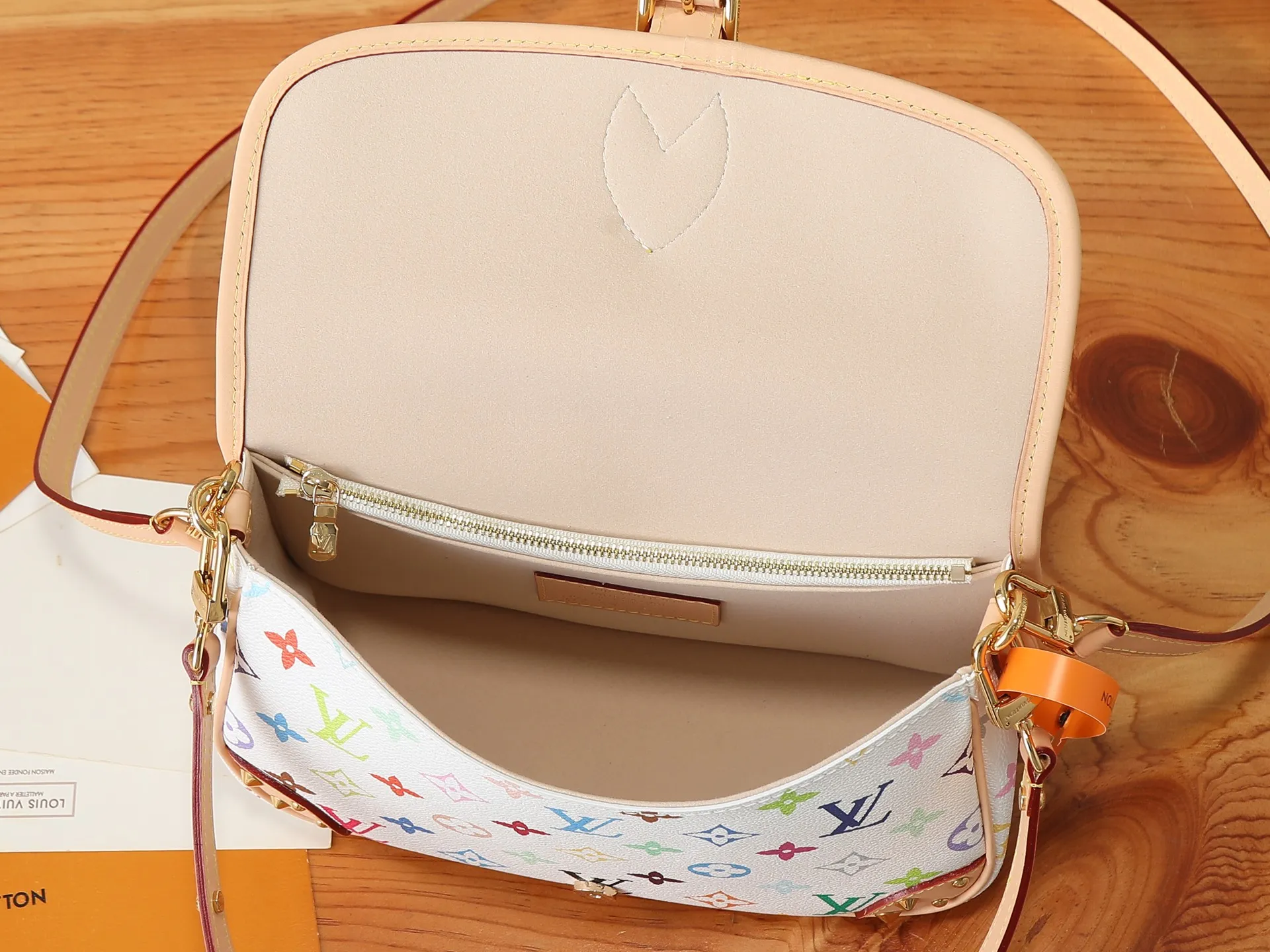 All Categories Official Website "Brand Women's Bags" Women's Bags 💙 LV LV 2026 New Crossbody Shoulder Bag