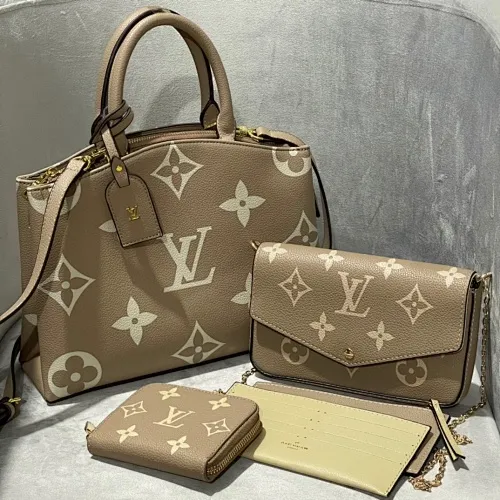 All categories Official website "Three-piece bag set" Three-piece set💖 LV 2023 new LV bag three-piece set wholesale