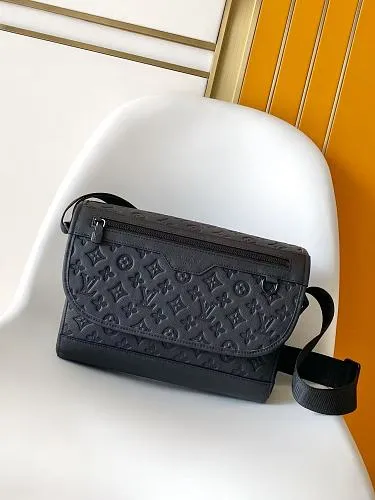 All categories Official website "Brand Women's Bags" Women's Bags 💙 LV LV2026 new crossbody bag