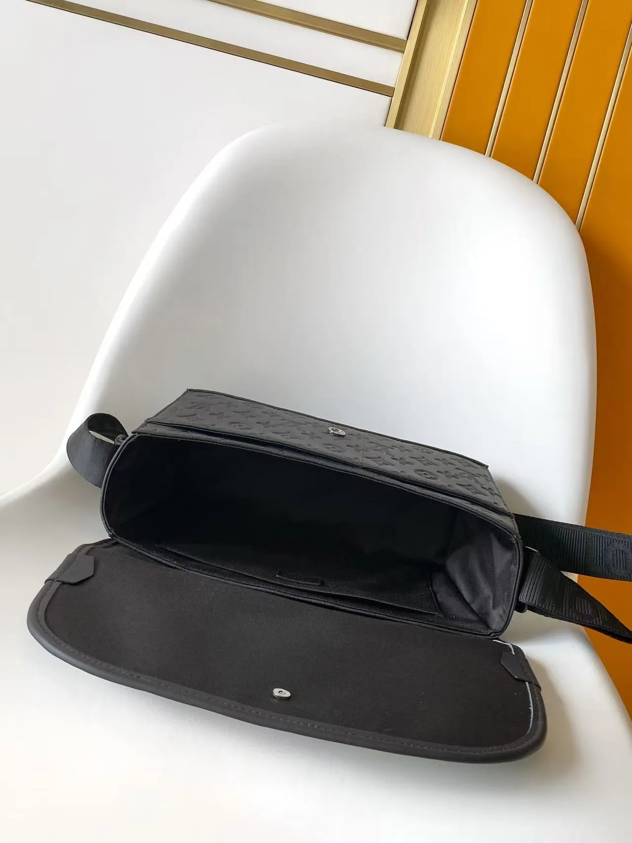 All categories Official website "Brand Women's Bags" Women's Bags 💙 LV LV2026 new crossbody bag