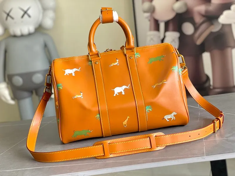 All Categories 💚 Authentic Grade Bags 💚 LV 2026 New LV Top Replica Crossbody Shoulder Bag