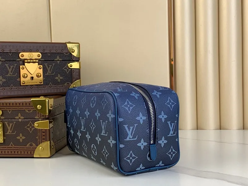All categories 💚 Authentic bags 💚 LV 2024 official website new LV toiletry bag