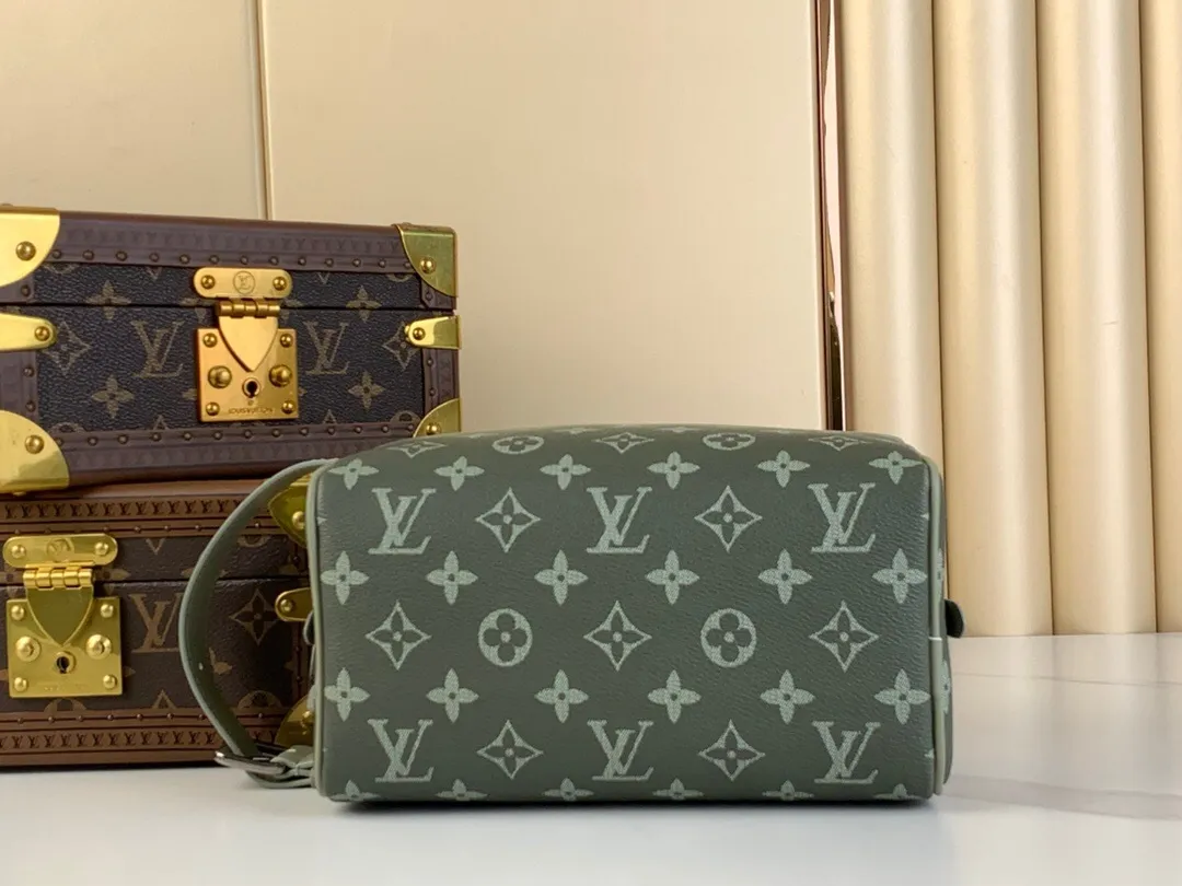 All categories 💚 Authentic bags 💚 LV 2024 official website new LV toiletry bag