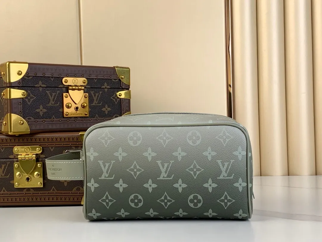 All categories 💚 Authentic bags 💚 LV 2024 official website new LV toiletry bag
