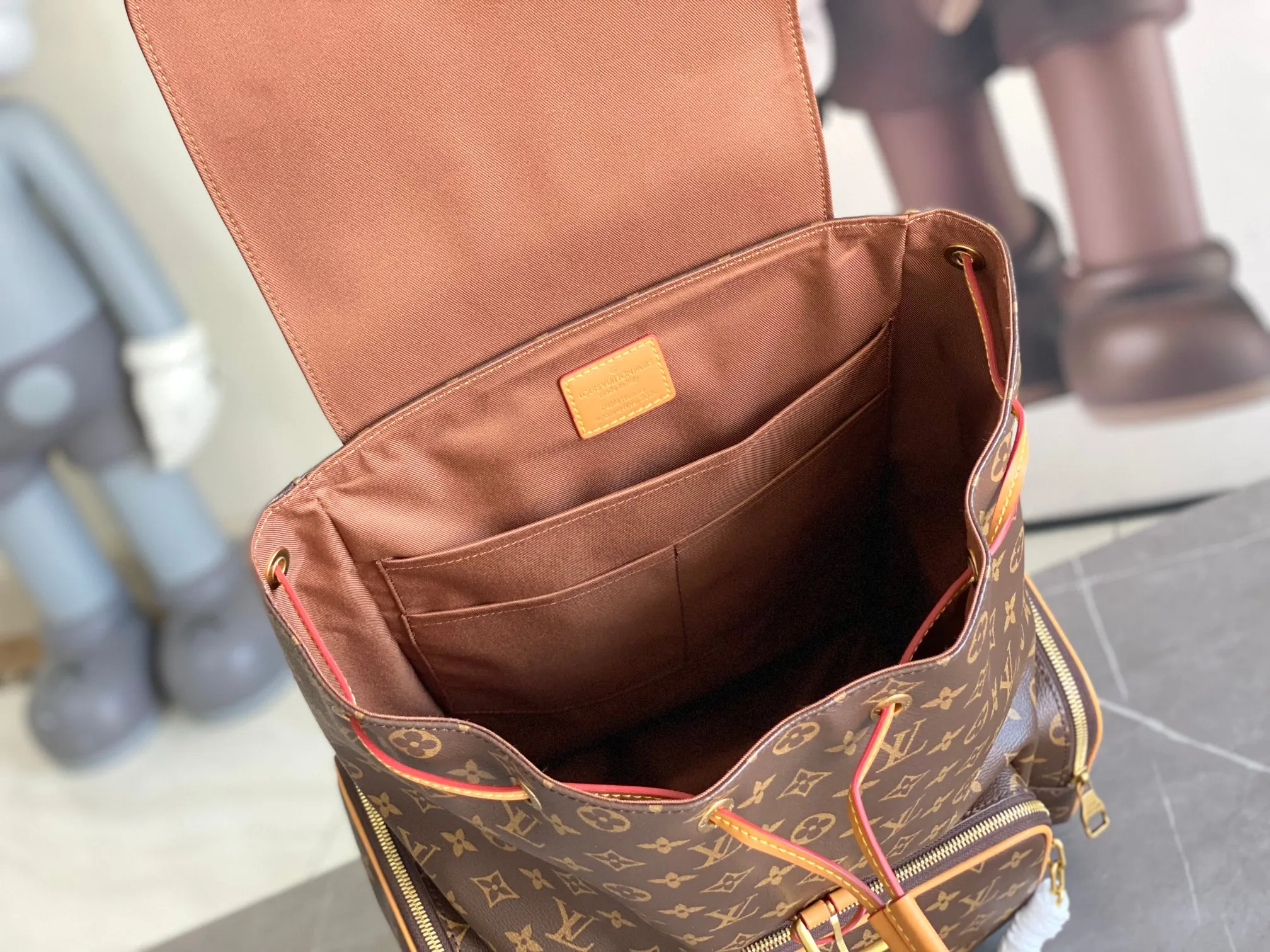All categories 💚 Authentic bags 💚 LV LV classic backpack