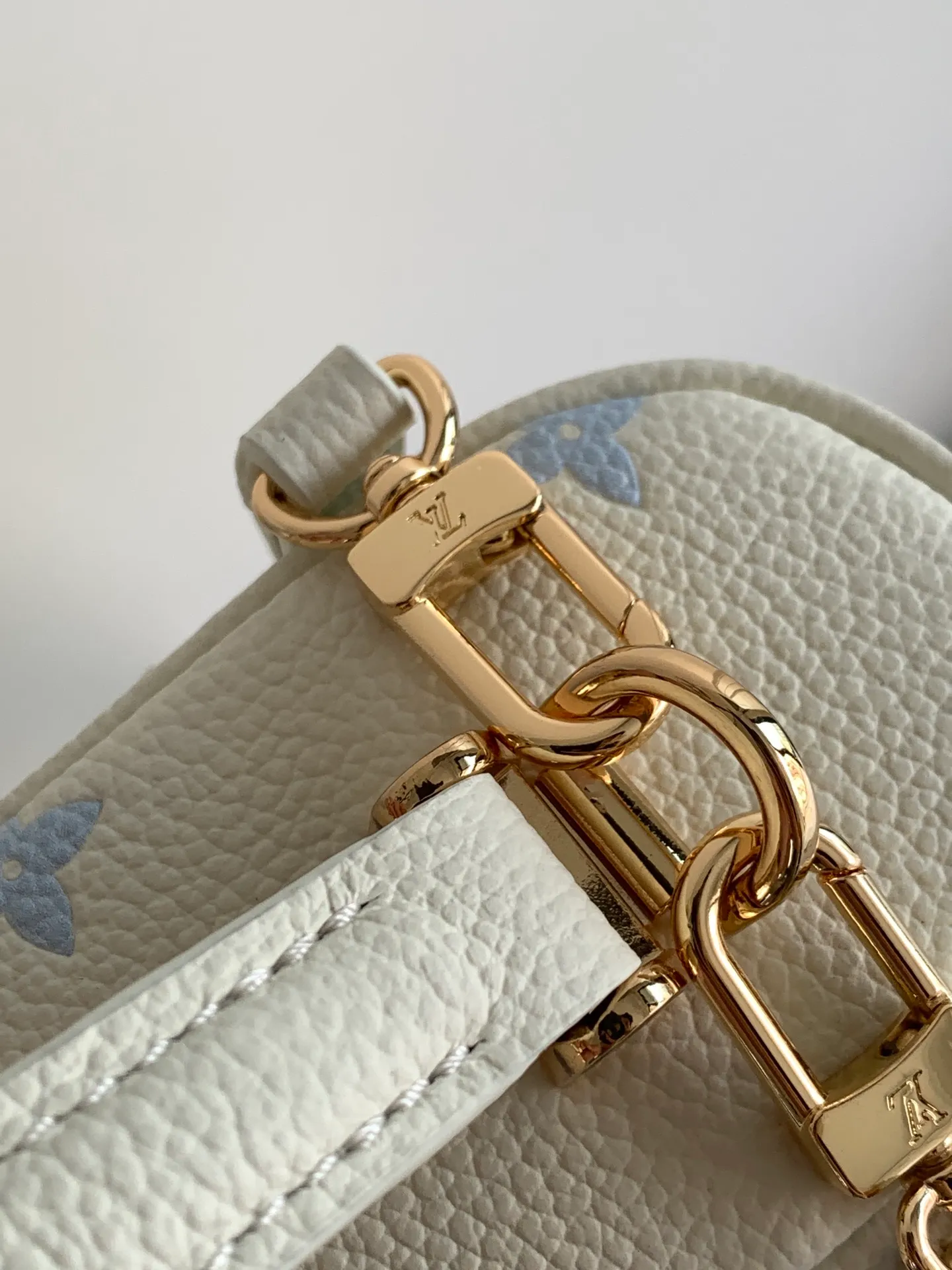 All Categories Official Website "Brand Women's Bags" Women's Bags 💙 LV 2026 Official Website New LV Crossbody Bag