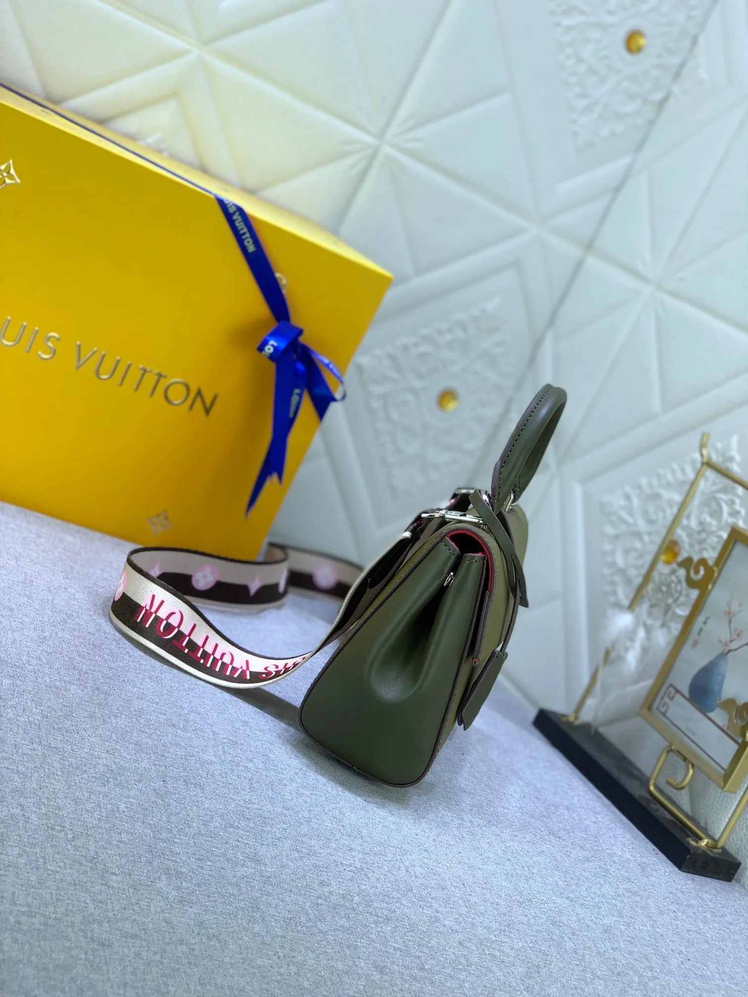All Categories Official Website "Brand Women's Bags" Women's Bags 💙 LV 2023 New LV Crossbody Bag