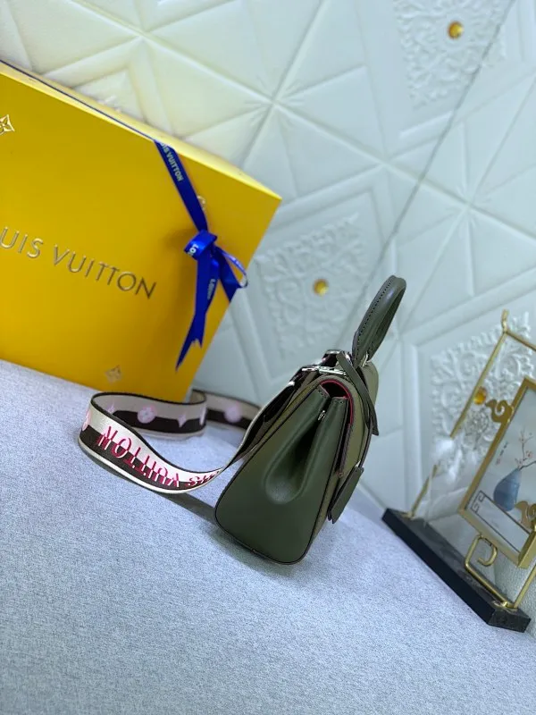 All Categories Official Website "Brand Women's Bags" Women's Bags 💙 LV 2023 New LV Crossbody Bag