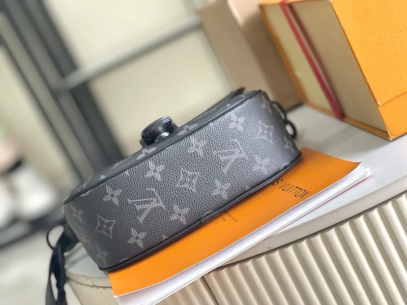 All Categories 💚 Authentic Grade Bags 💚 LV 2026 New LV Top Replica Crossbody Shoulder Bag