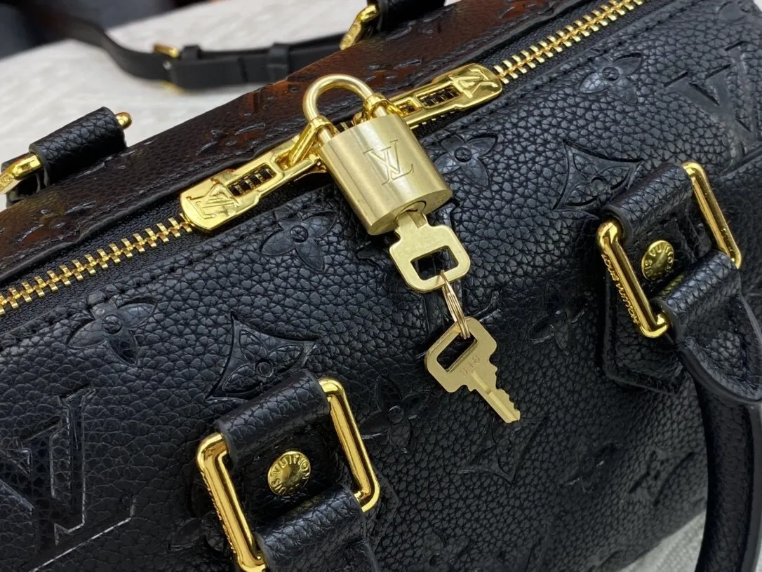All Categories Official Website "Brand Women's Bags" Women's Bags 💙 LV 2024 New LV Crossbody Bag