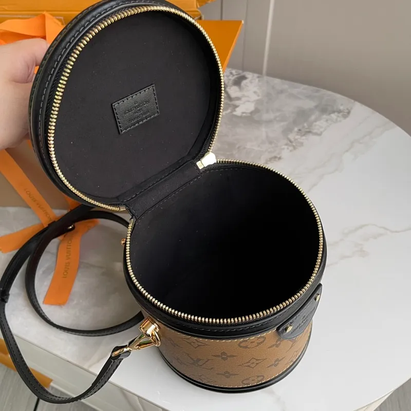 All Categories Official Website "Brand Women's Bags" Women's Bags 💙 LV LV 2026 New Crossbody Shoulder Bag