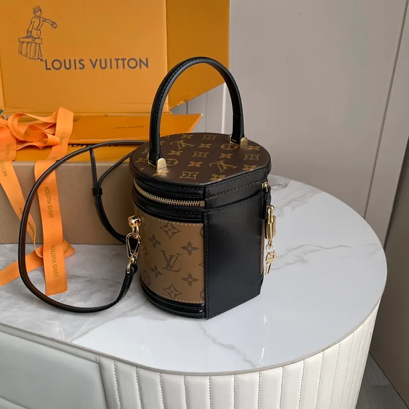 All Categories Official Website "Brand Women's Bags" Women's Bags 💙 LV LV 2026 New Crossbody Shoulder Bag
