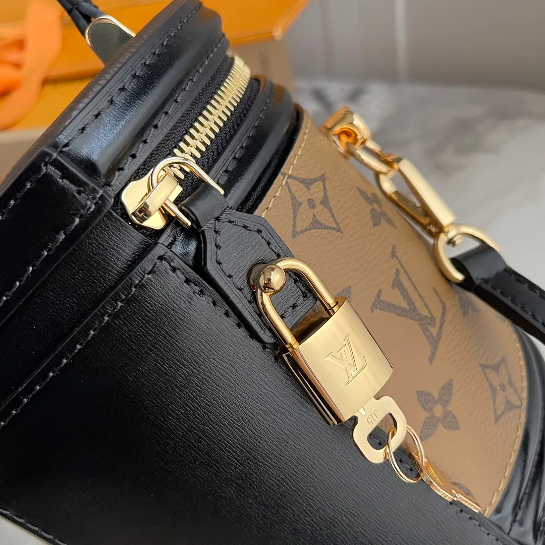 All Categories Official Website "Brand Women's Bags" Women's Bags 💙 LV LV 2026 New Crossbody Shoulder Bag