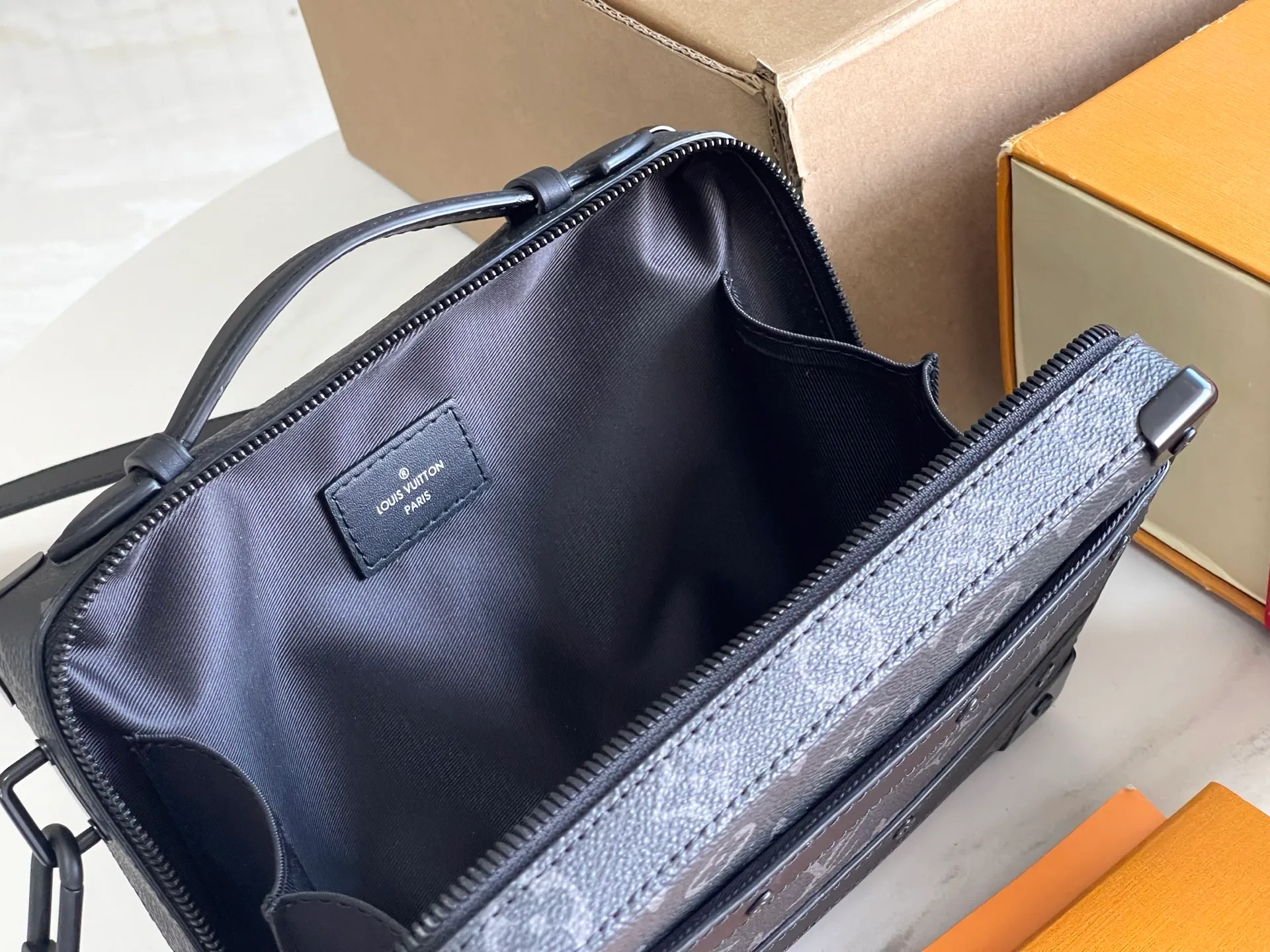 All Categories 💚 Authentic Grade Bags 💚 LV 2026 New LV Top Replica Crossbody Shoulder Bag