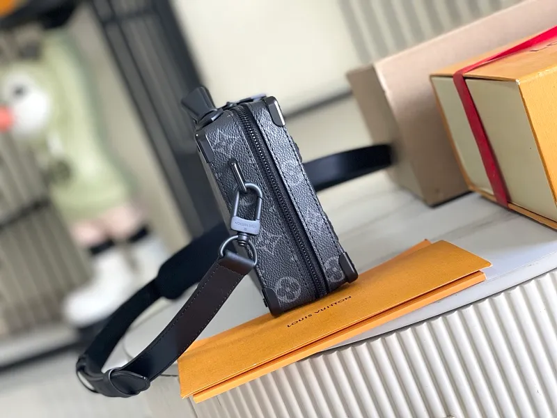 All Categories 💚 Authentic Grade Bags 💚 LV 2026 New LV Top Replica Crossbody Shoulder Bag