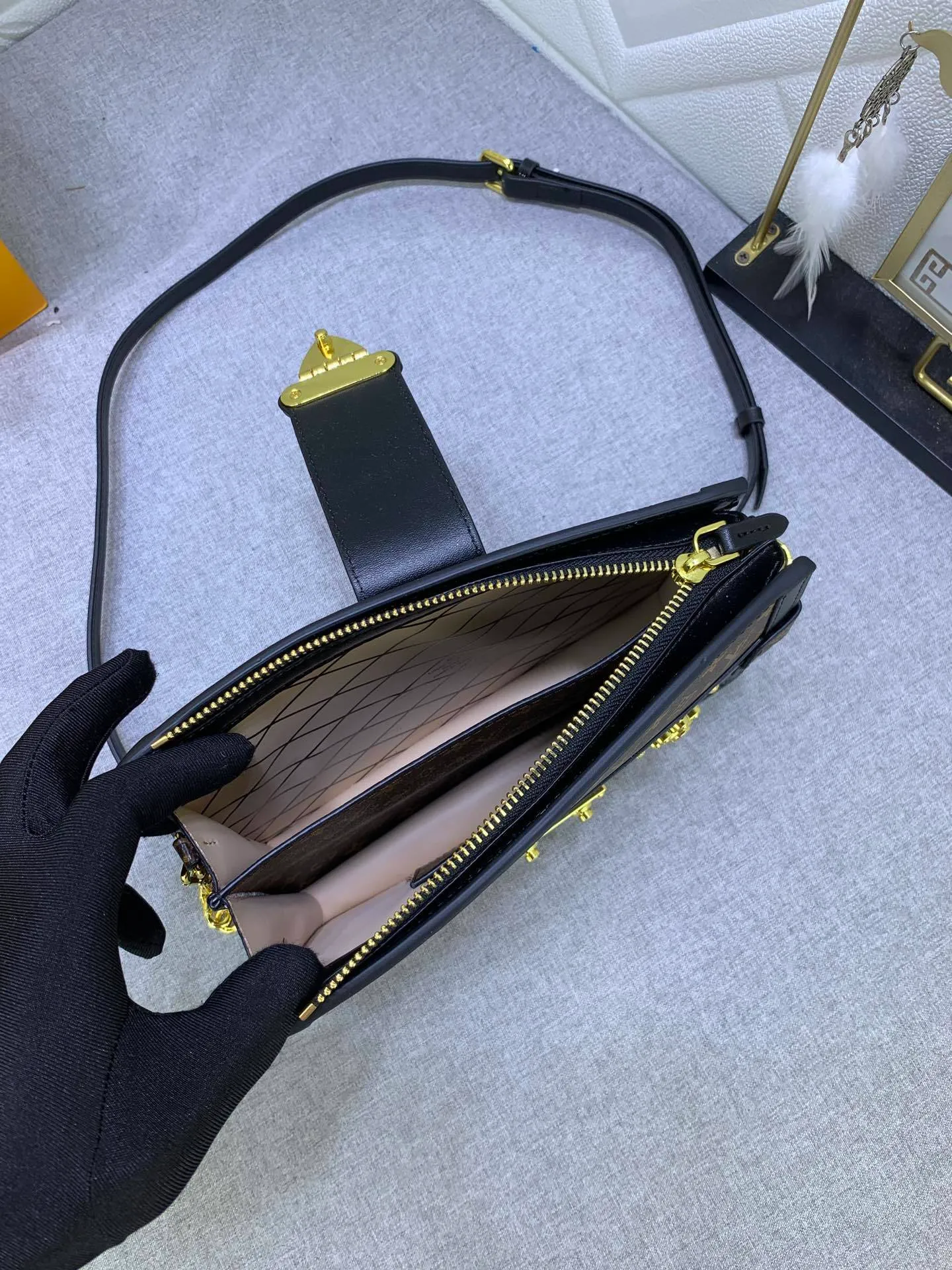 All Categories Official Website "Brand Women's Bags" Women's Bags 💙 LV 2023 New LV Crossbody Bag Wholesale