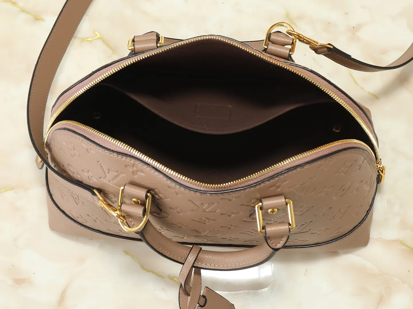 All Categories Official Website "Brand Women's Bags" Women's Bags 💙 LV LV 2026 New Crossbody Shoulder Bag