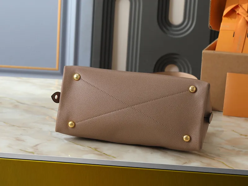 All Categories Official Website "Brand Women's Bags" Women's Bags 💙 LV LV 2026 New Crossbody Shoulder Bag