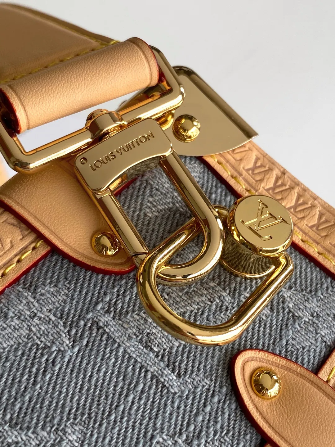 All Categories Official Website "Brand Women's Bags" Women's Bags 💙 LV 2026 New LV Crossbody Bag
