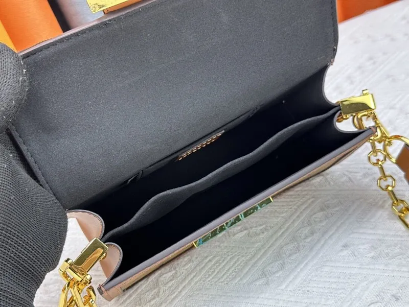 All Categories Official Website "Brand Women's Bags" Women's Bags 💙 LV 2024 New LV Crossbody Bag