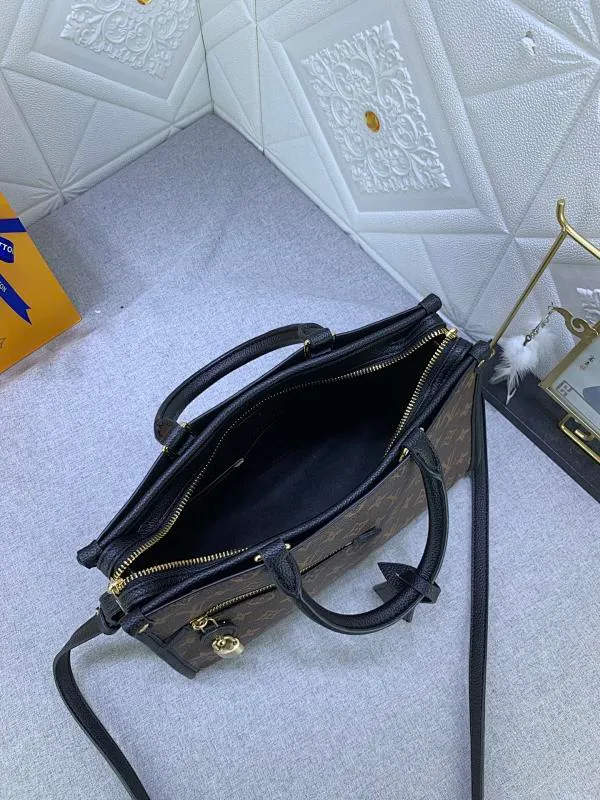 All categories Official website "Brand Women's Bags" Women's Bags 💙 LV upgrades the original Popincourt handbag with a fashionable new attitude. This contemporary tote in single-frame canvas and natural leather trim offers effortless style and impeccable functionality. Size: 32-21-13cm