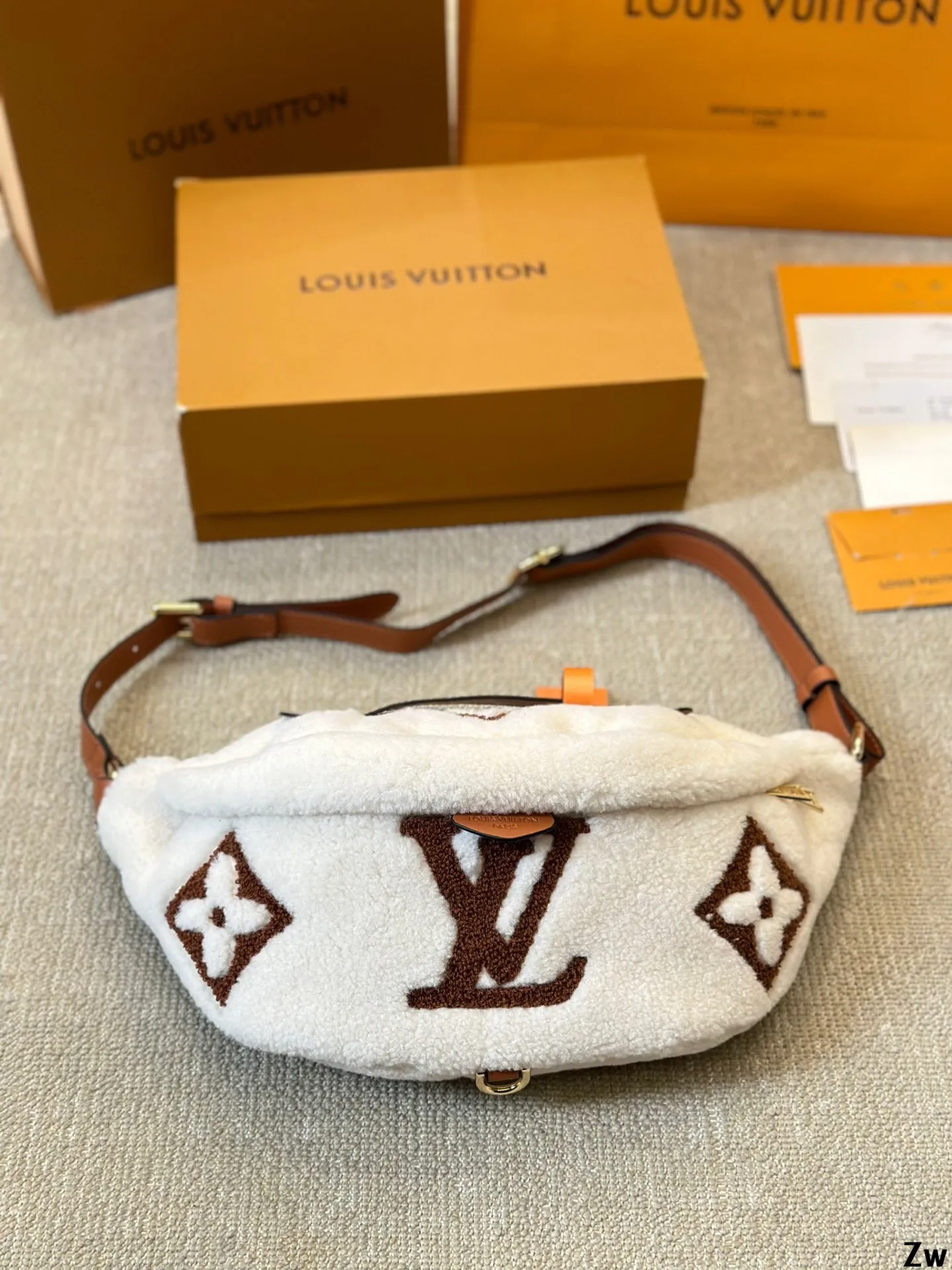 All categories Official website "Brand Women's Bags" Women's Bags 💙 LV 2024 official website new LV waist bag