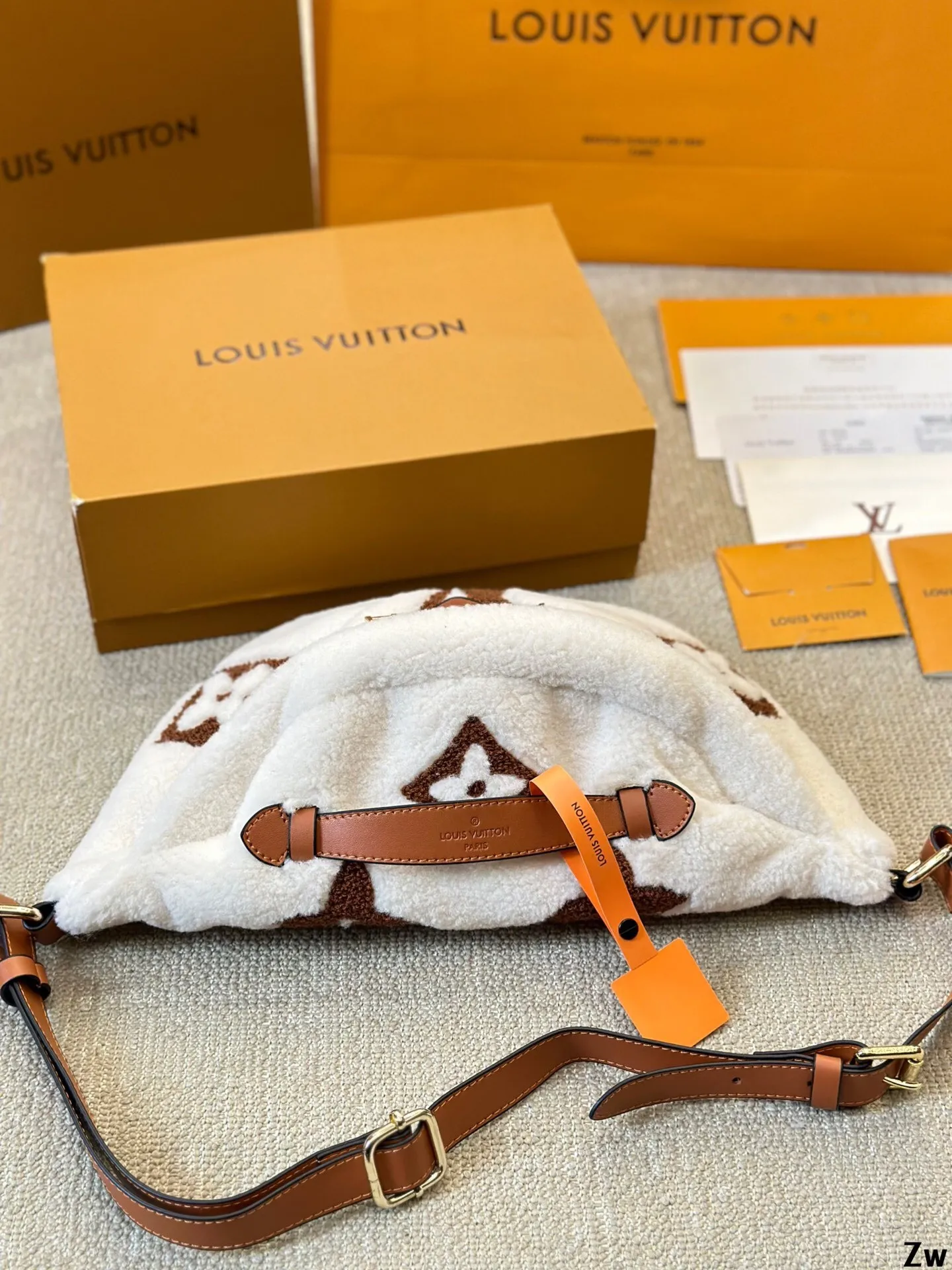 All categories Official website "Brand Women's Bags" Women's Bags 💙 LV 2024 official website new LV waist bag