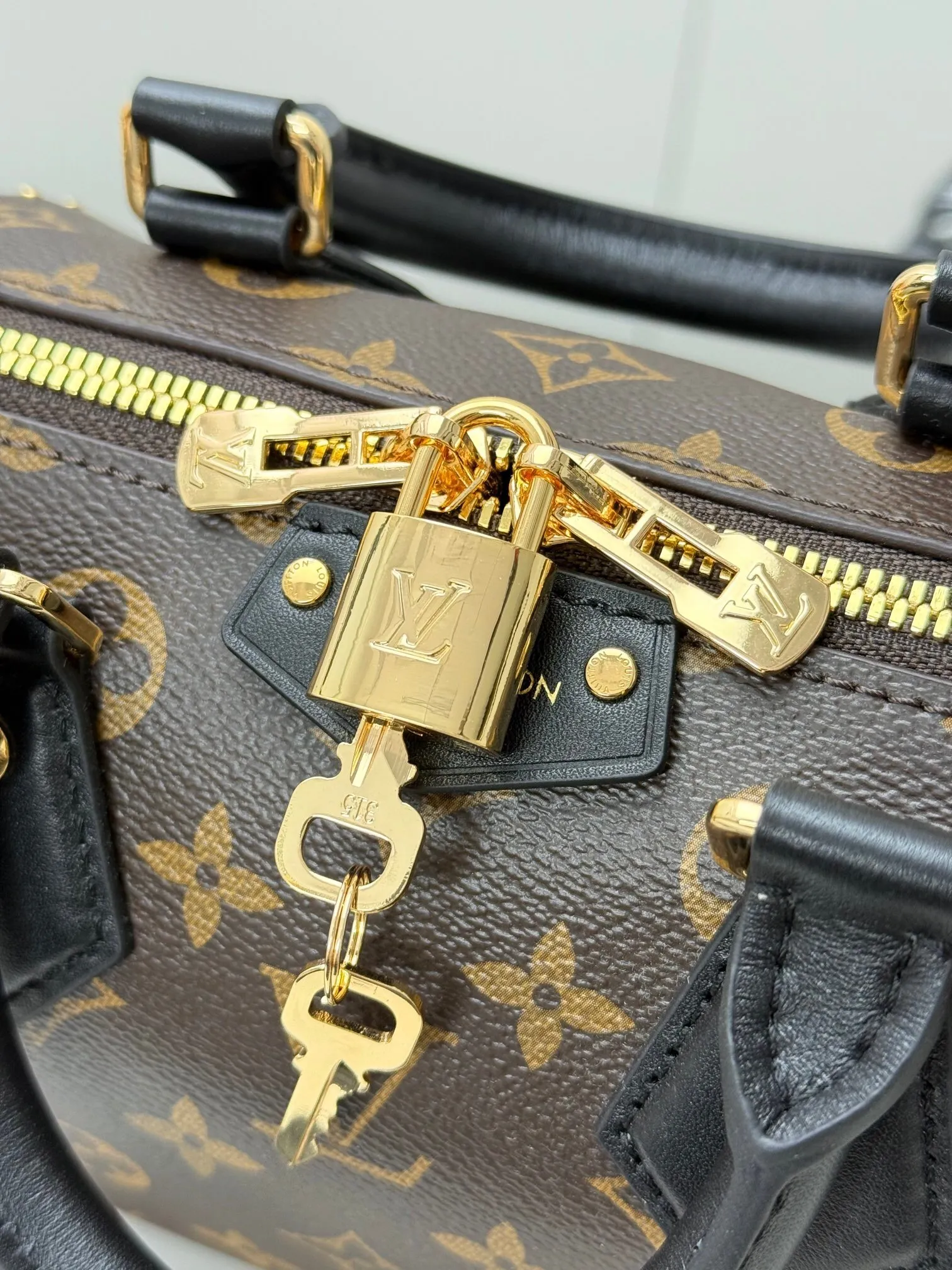All Categories Official Website "Brand Women's Bags" Women's Bags 💙 LV 2025 New LV Crossbody Bag