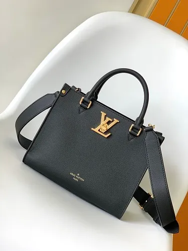 All categories Official website "Brand Women's Bags" Women's Bags 💙 LV 2026 new LV hand-held crossbody bag